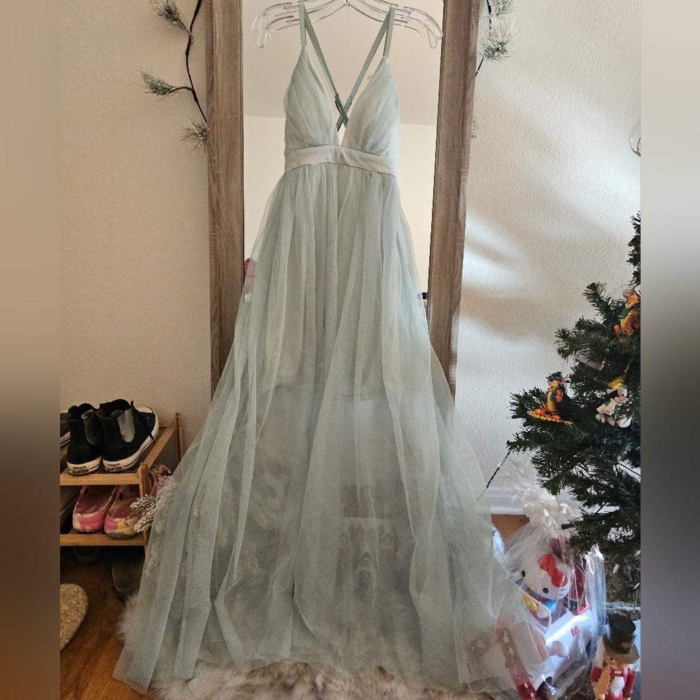 Chic Pastel Green Maxi Dress - L